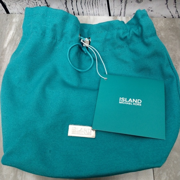 SOLD Micheal Kors Island Canvas Bag New Travel - Picture 4 of 7